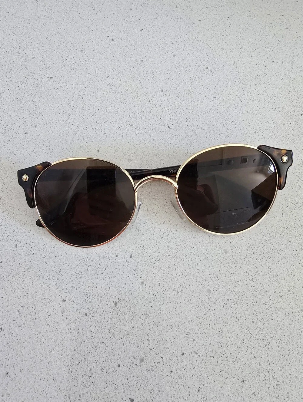 YHF Los Angeles Round Gold Frame Sunglasses with Dark Lenses